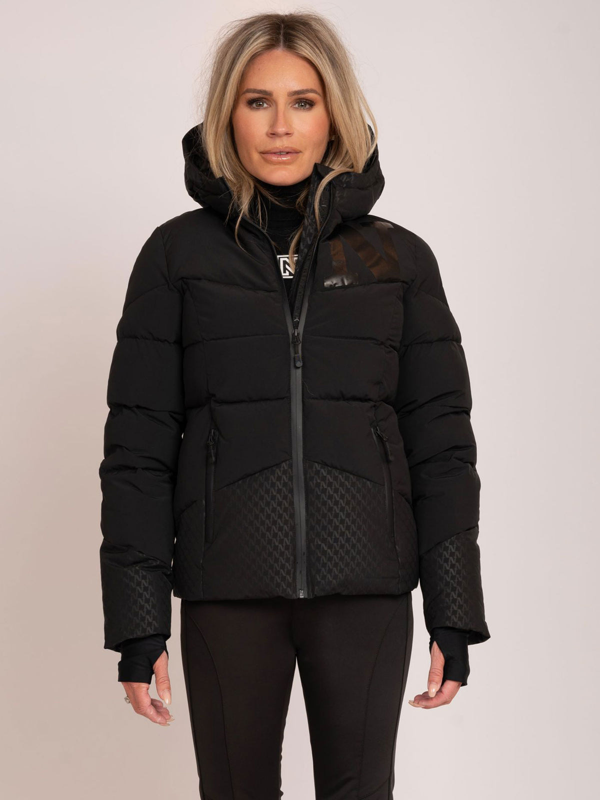 Nikkie Logo Skijacke Damen beige beige Bild 10