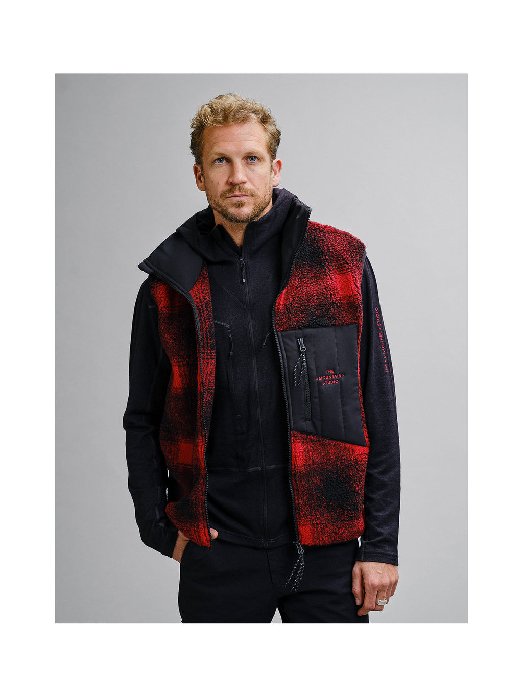 The Mountain Studio V-4 Weste Herren rot/schwarz rot/schwarz Bild 2